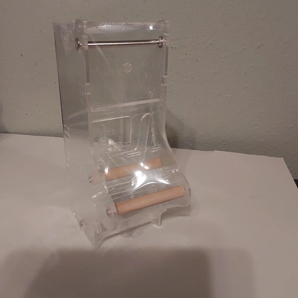 Transparent food container cage no mess automatic bird feeder (111)